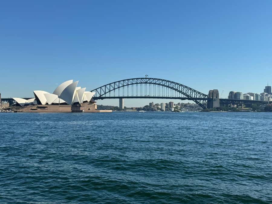1/2 day Sydney Sightseeing and Bondi Beach Tour - Meeting at Cadman’s Cottage: start on the right corner