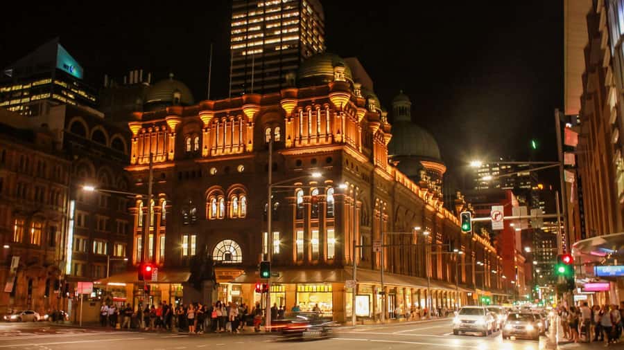 Best of Sydney: Private Walking Tour with a Local - Circular Quay again: energy, foot traffic, and practical navigation
