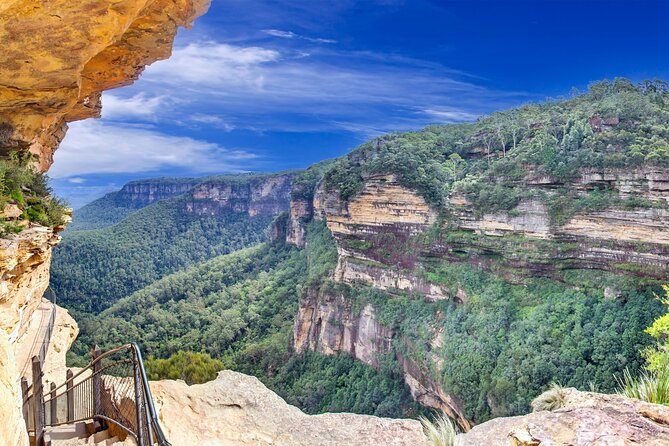 Blue Mountains Day Tour with Scenic World and Wildlife Park Entry - The Three Sisters at Echo Point: the famous view in a short window