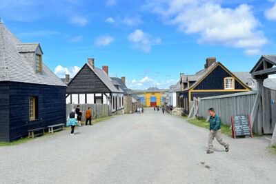 Fortress of Louisbourg Tour - Guided or self-guided: how to pick the right pace