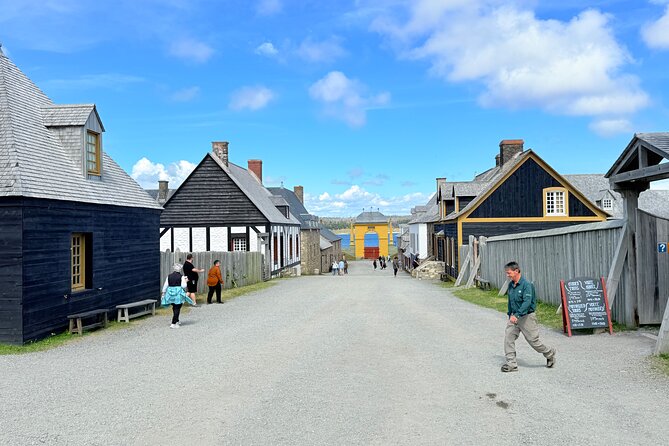Fortress of Louisbourg Tour - Guided or self-guided: how to pick the right pace