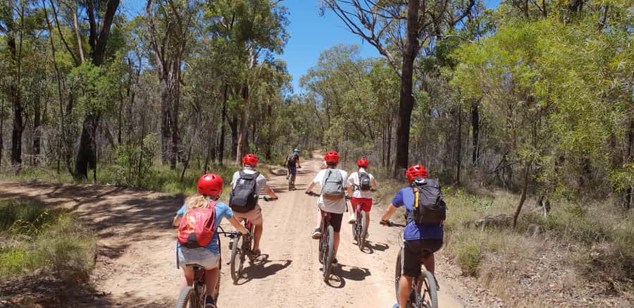 From Blue Mountains: Mountain e-Bike Ride, HANGING ROCK - Baltzers lookout: the gradual build toward Hanging Rock