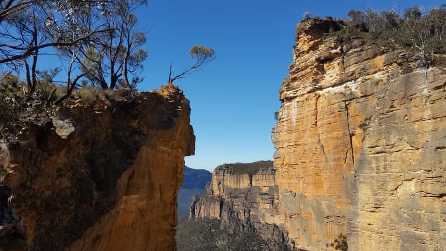 From Blue Mountains: Mountain e-Bike Ride, HANGING ROCK - Getting there from Sydney and Katoomba: why the timing works