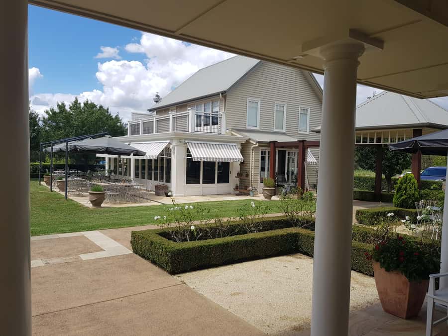 From Sydney: Luxury Hunter Valley Private Tour - Lunch at 4 Pines at The Farm: a proper break with structured wine