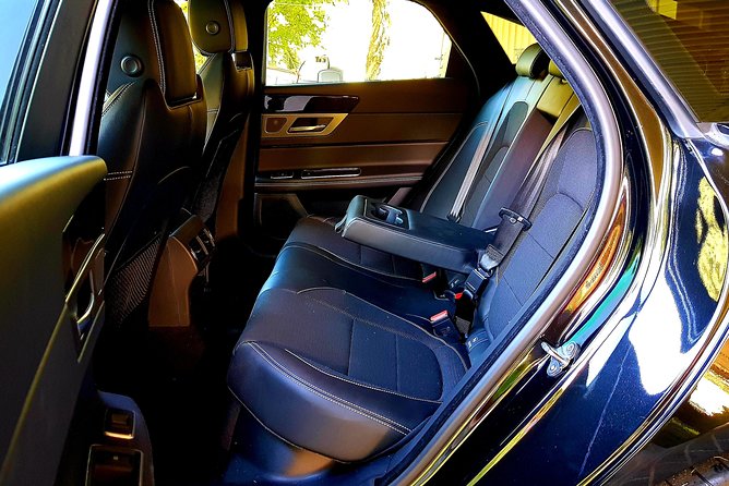 Limoroo, Airport Transfers and Luxe Door to Door Service. - Where This Chauffeur Service Fits Best: Events and Airport Transfers