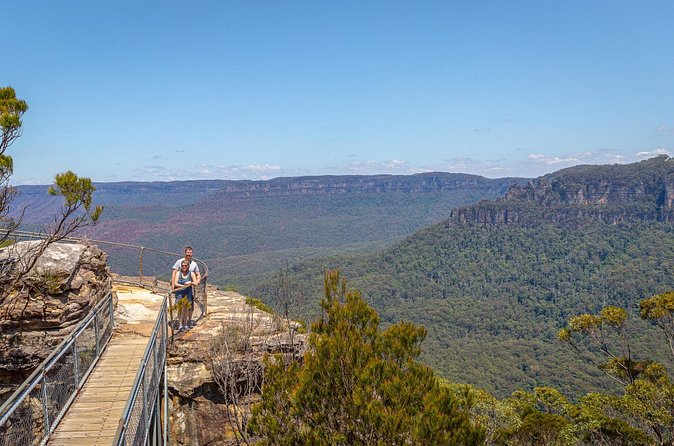 Luxury Small Group of 5 Blue Mountains Escape Tour - The Three Sisters and Echo Point: classic views, quick rhythm
