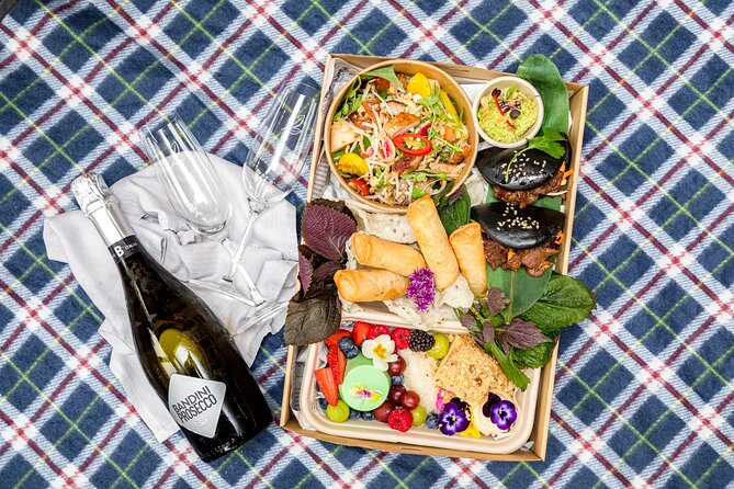 Picnic in the Royal Botanic Gardens for 2 - Your Three Courses Plus Wine: What You’ll Really Taste
