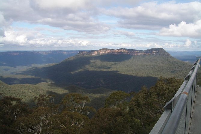 PRIVATE Blue Mountains Tour with Expert Guide - Leura: the garden village break that keeps the day from feeling like one long lookout