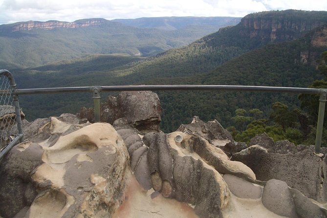 PRIVATE Blue Mountains Tour with Expert Guide - Falls and layered viewpoints: Cahill’s, Katoomba Falls, and Wentworth Falls