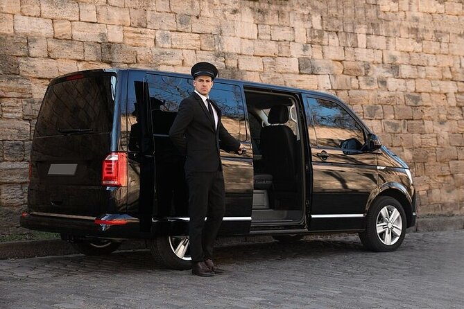 Private One-Way Airport Transfer from Sydney Airport to Sydney - Meet-and-greet pickup: how you actually avoid the stress
