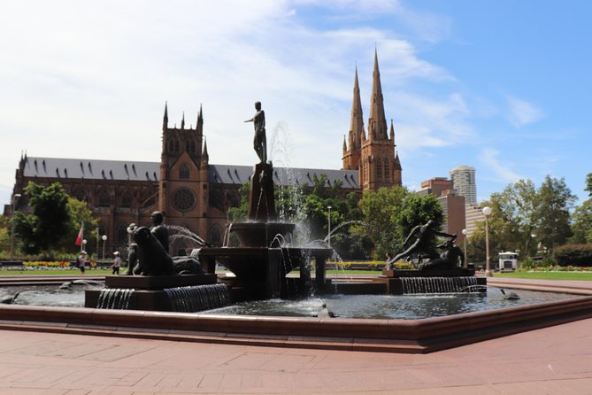 Private Sydney City Customized Tour - Mrs Macquarie’s Chair: a quick classic harbour view