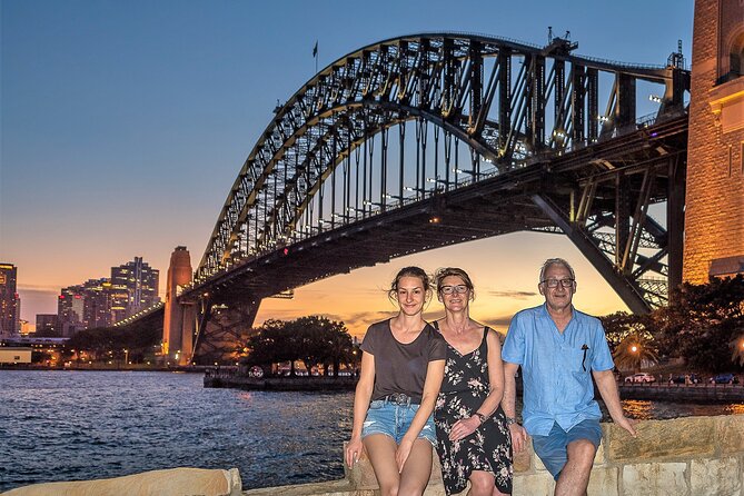 Private Sydney Harbour Sunset Photo Tour & Cruise - Stop 2: Observatory Hill panoramic framing in parkland