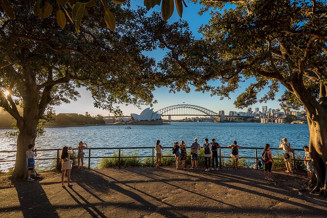 Private Sydney Harbour Sunset Photo Tour & Cruise - Stop 5: Lavender Bay for a 30-minute private water charter