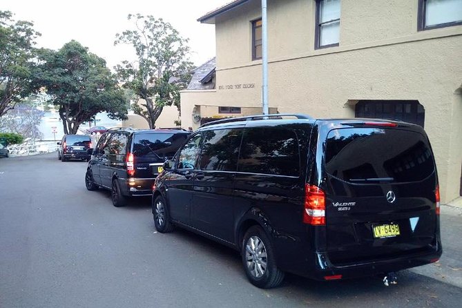 Private Transfer FROM Sydney Airport to Sydney CBD for 1 to 2 pax - Driver Experience and Meet-You-Right-After-Customs Energy