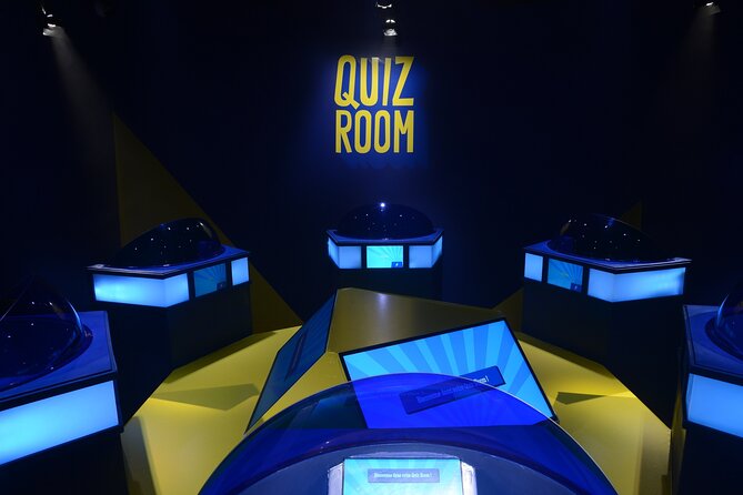 Quiz Room Sydney Immersive Trivia Game - How the Quiz Room Game Works: Buzzer, Podiums, and Traps