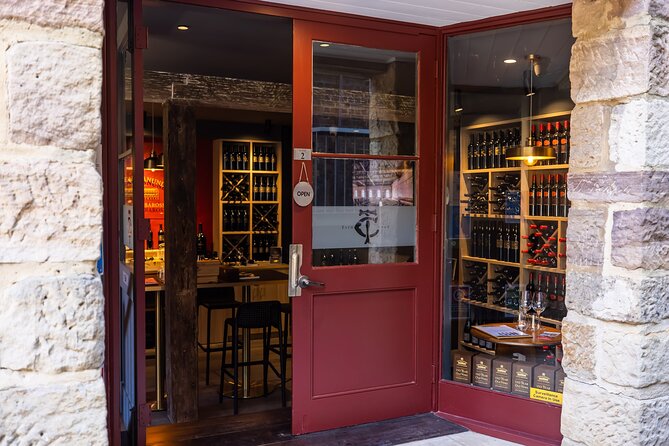 Sydney Cellar Door - Old Vine Expressions Wine Tasting - Your host and the pacing: private attention that makes a difference
