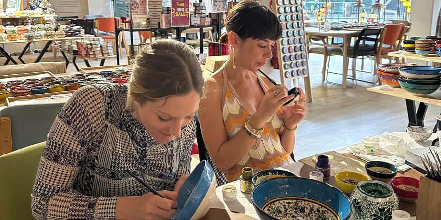 Sydney: Ceramic Plates & Bowls Paint and Sip Classes - A BYO Wine Ceramic Class at Art Masterclass Sydney