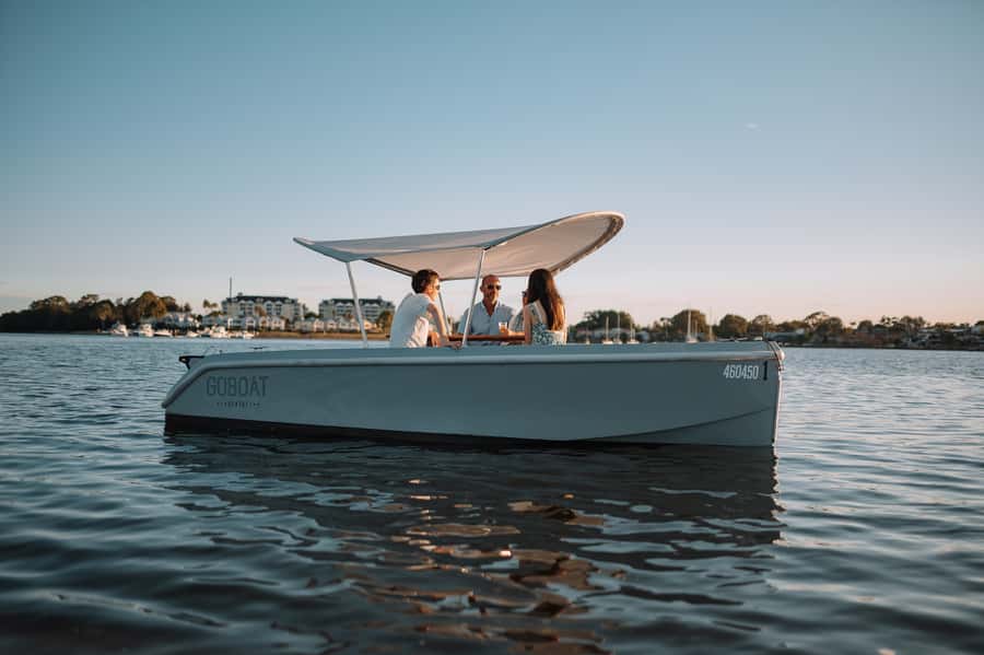 Sydney: Electric Boat Rental from Cabarita Point - From D’Albora Marina to Cabarita Point: what you’re really doing