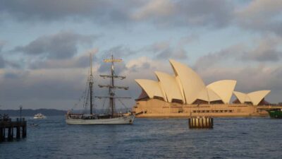 Sydney: Harbor Sunset Cruise with Dinner - Southern Swan or Soren Larsen: which ship you might sail