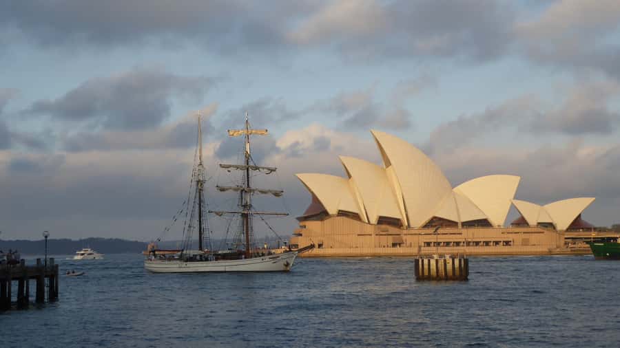 Sydney: Harbor Sunset Cruise with Dinner - Southern Swan or Soren Larsen: which ship you might sail