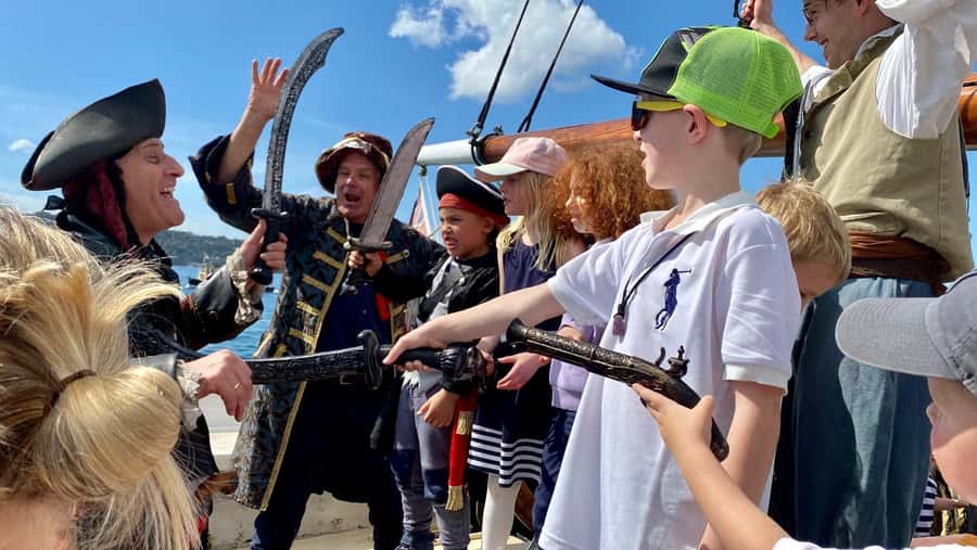 Sydney Harbor: Theatrical Pirates Cruise - A pirate show you can actually participate in