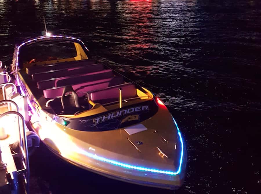 Sydney Harbour: 30 Minute Slow Jet Boat Vivid Cruise - Key things I’d notice first