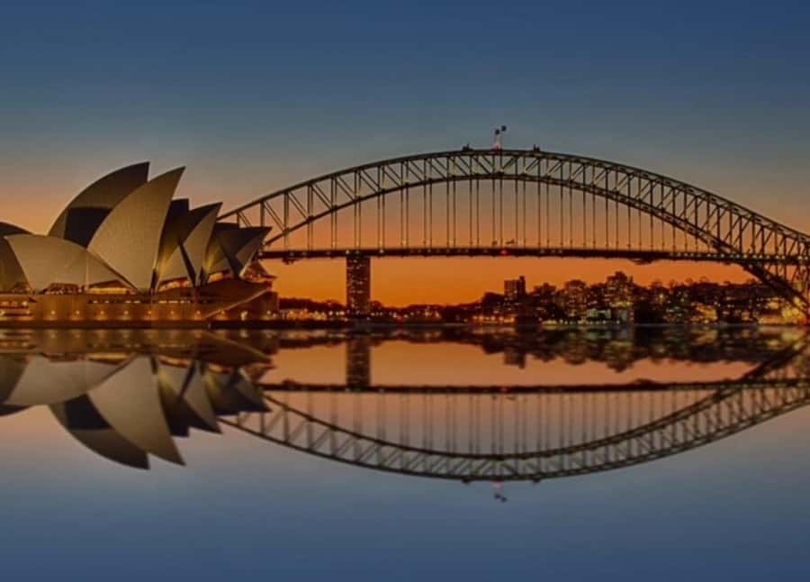 Sydney Harbour & Bondi: Morning Highlights with Breakfast - Bondi Promenade to Icebergs: walk the famous stretch, not just photograph it