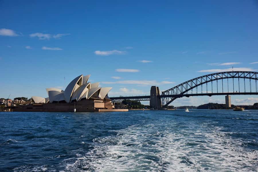 Sydney: Harbour Cruise with Buffet Lunch - Sydney Botanical Gardens and Darling Harbour Views From the Water