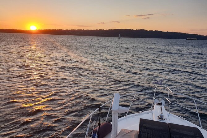 Sydney Harbour Discovery Dinner Cruise Scenic Sights and Buffet - Buffet Dinner at Sea: Food, Coffee, and the Real Comfort Stuff