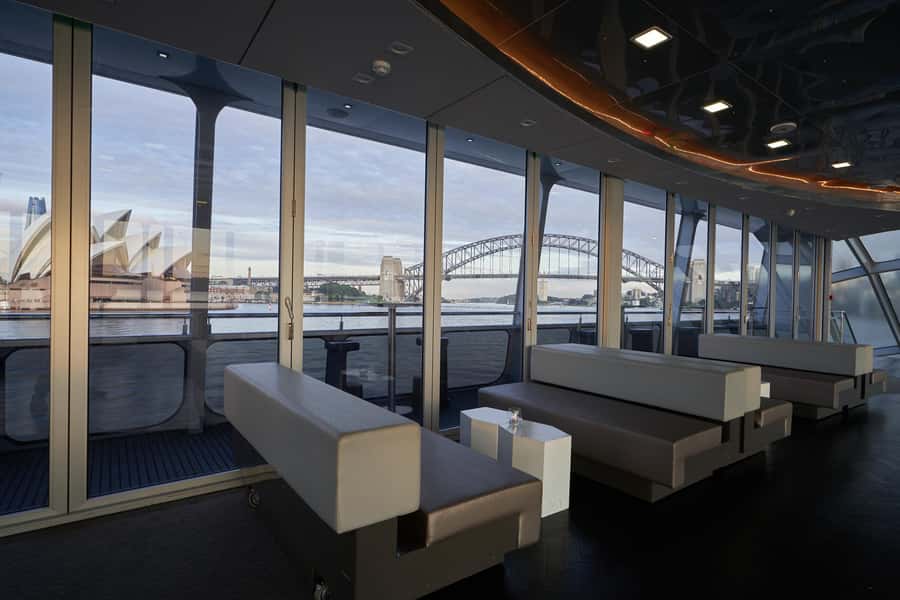 Sydney Harbour Lunch Cruise: 360° Glass Boat Views & Buffet - Drinks at the licensed bar: what to expect and when service ends