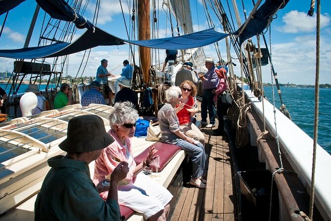 Sydney Harbour Tall Ship Lunch Cruise - Lunch on board: how the buffet, three-course meal, and drinks package work together