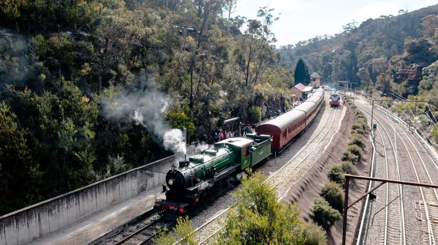 Sydney: Heritage Zig Zag Steam Train and Blue Mountains Tour - Echo Point and the Three Sisters: iconic for a reason