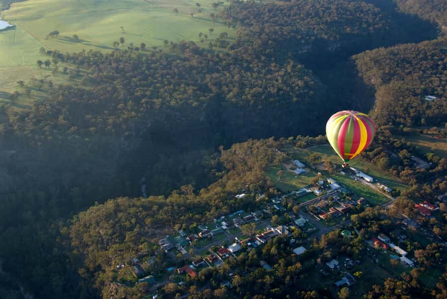Sydney: Hunter Valley Sunrise Balloon Flight with Transfer - The 2.5-hour transfer that you should plan for