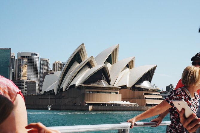 Sydney Private Half-Day Cycling Exploration - Starting at Livelo Sydney Head Office: gear, bike fitting, and a clean start