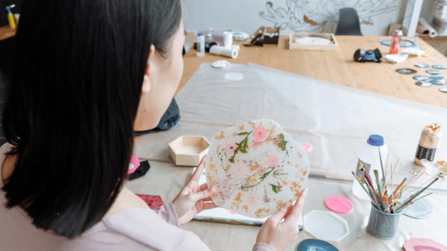 Sydney: Resin Art Classes - Cheeseboards & Coasters - Art Masterclass Sydney: Where Resin Art Becomes a Real Object