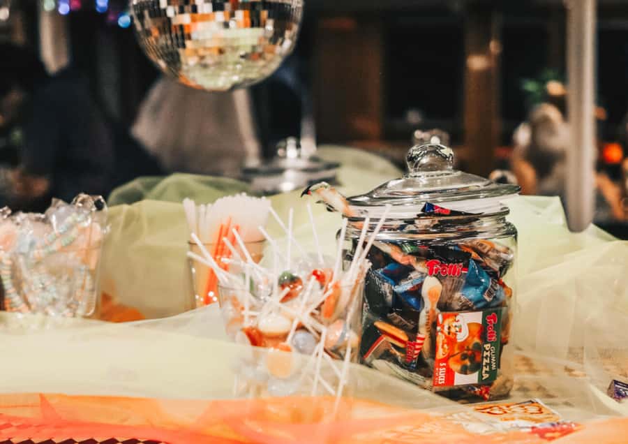 Sydney: Retro Party Cruise in Sydney Harbour with Snacks - Price and value: is $70 worth a party cruise?
