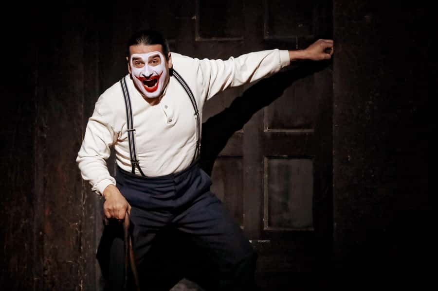 Sydney: Rigoletto at the Sydney Opera House - Before the Curtain: Tickets, Clothing, Cloakroom, and Latecomer Rules