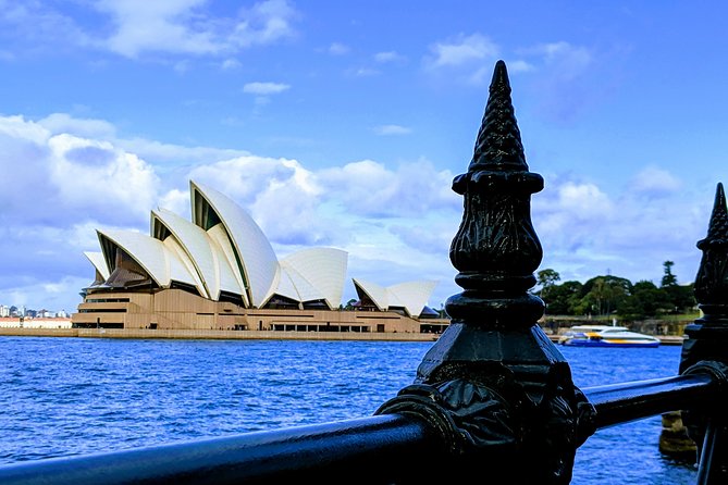 Sydney Secrets and Bondi Beach 4 HOUR AFTERNOON PRIVATE TOUR - Opera House and Harbour Bridge: seeing both without the big headache