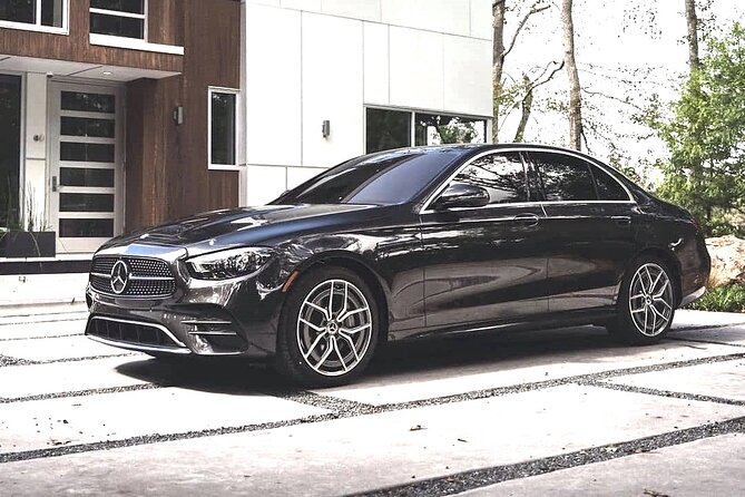Sydney's Best Airport Arrival Transfers - Airport to CBD - The ride itself: comfort, luggage help, and small extras